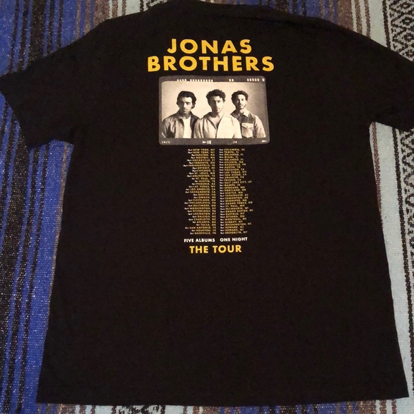 Jonas Brothers 2023 Five Albums One Night Concert Tour Tee Shirt 🦃SALE 🦃 - Picture 1 of 11